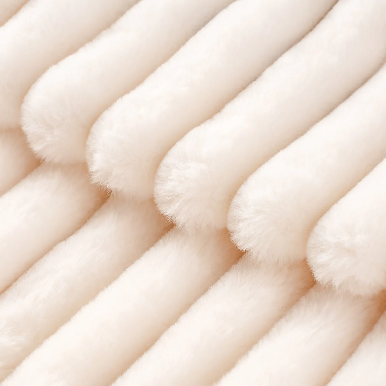 Aspen Fleece Cat & Dog Donut Bed