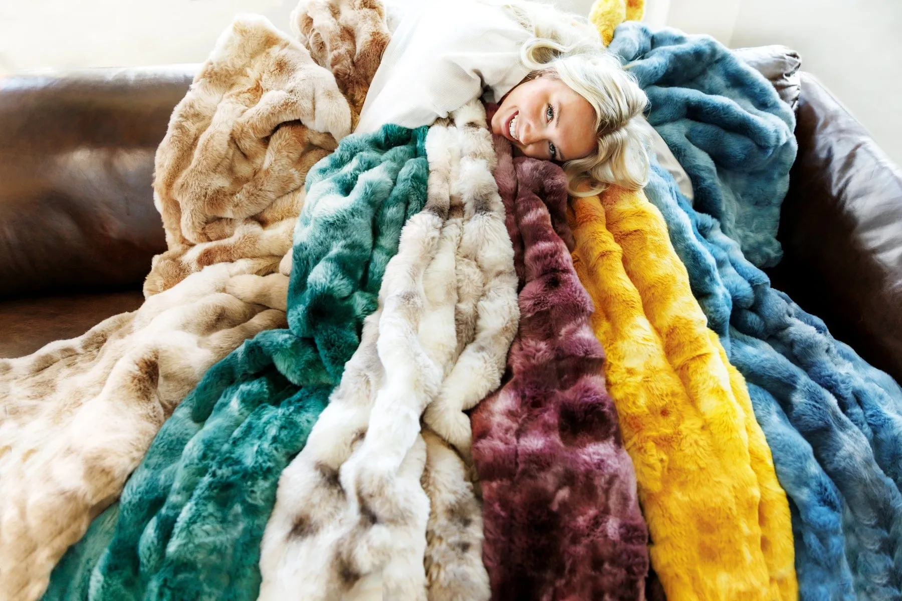 Luxury Blanket JulesRoche Plush Cloud-Like Softness Tan Cream